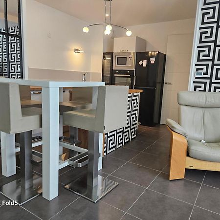 Via Center Bat A Apartment Fréjus Екстериор снимка